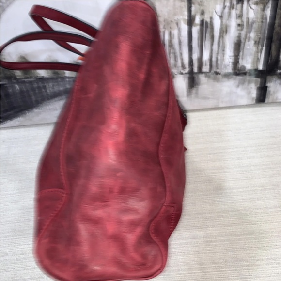 ❤️💜🩷Frye Melissa Zip Tote Bag Distressed Leather -Sangria- MSRP $398 - Picture 10 of 16